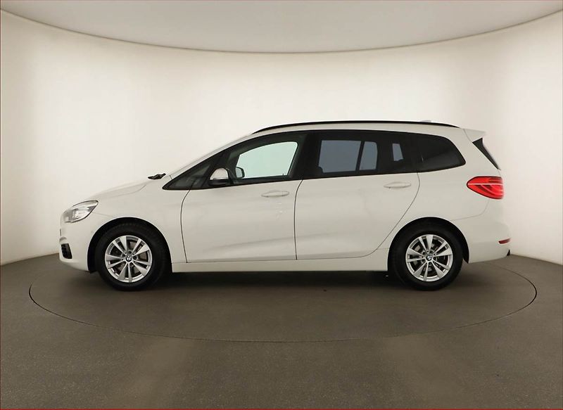 BMW Řada 2 (2015) Advantage 218d Gran Tourer - fotka 3 z 20