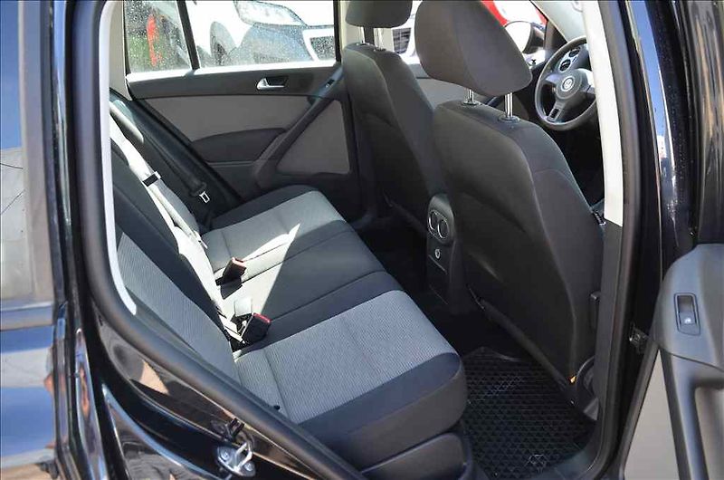 Volkswagen Tiguan (2013) 2,0 TDI MOTION DSG - fotka 20 z 21