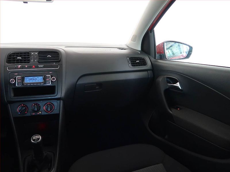 Volkswagen Polo (2011) 1.2 12V - fotka 8 z 13