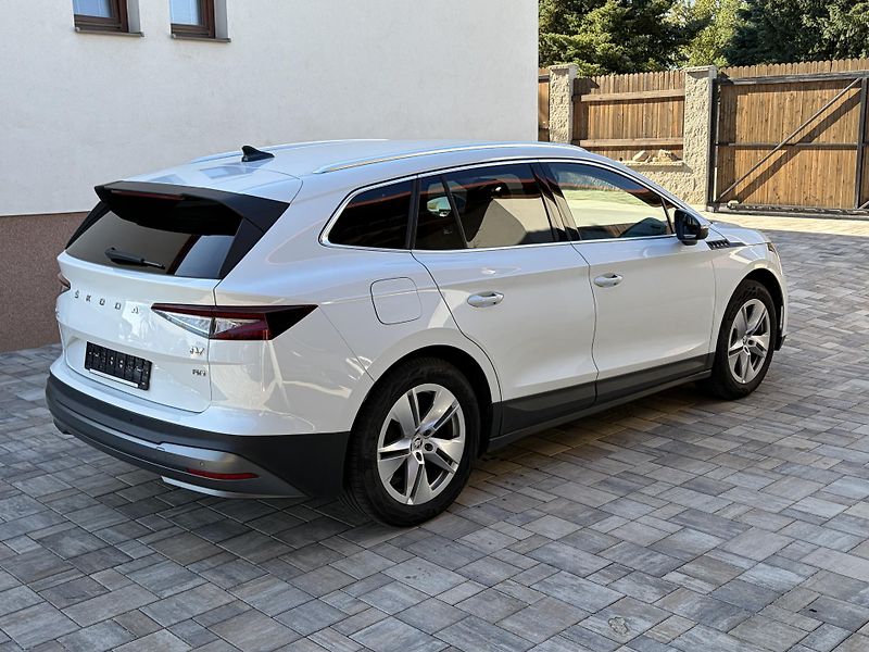 Škoda Enyaq (2022) 80, SOH 96%, tazne, TČ, - fotka 3 z 17