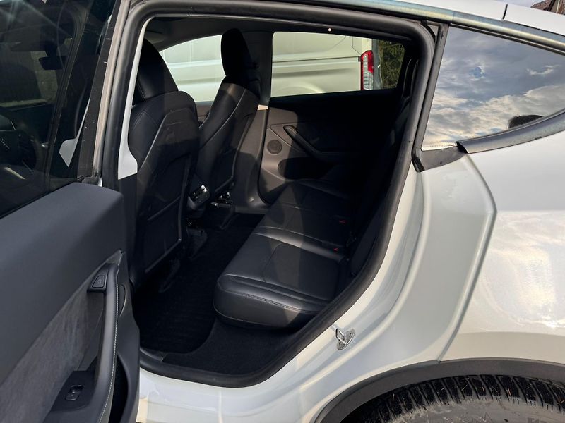 Tesla Model Y PODĚBRADY LR DM   91% - fotka 12 z 44