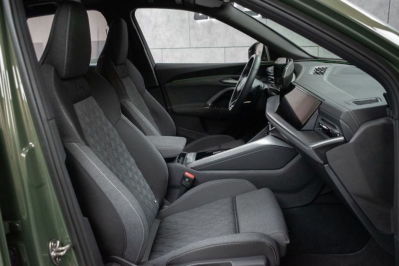 Audi Q5 2.0 TDI QUATTRO*S-LINE*ZÁRUKA* - fotka 10 z 42