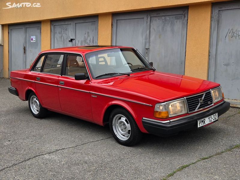 Volvo 240 (1979) 2.4 D6 Top Karoserie a lak - fotka 14 z 31