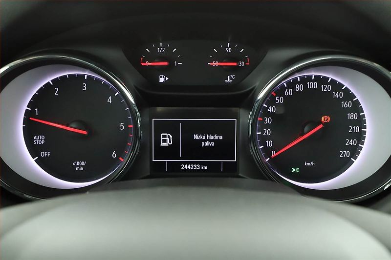Opel Insignia (2019) 2.0 CDTI, Serv.kniha, Navi - fotka 11 z 18