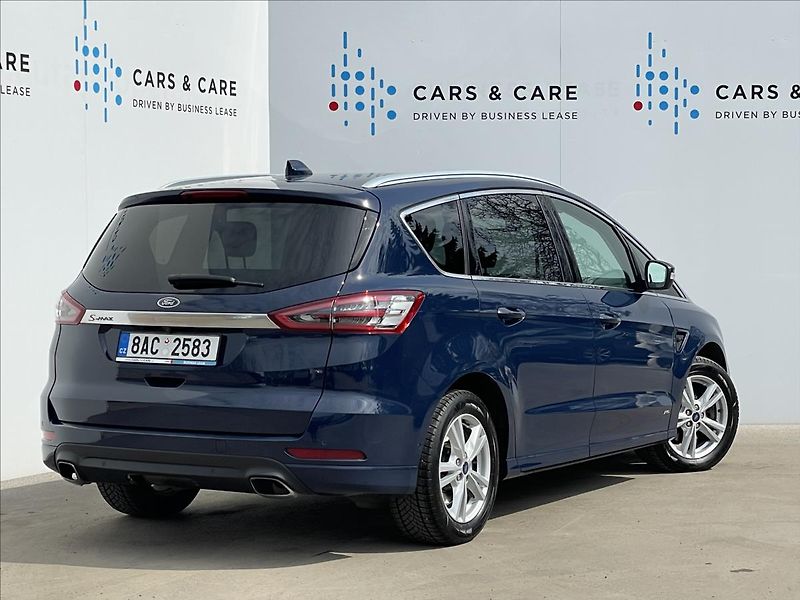 Ford S-MAX 2,0 EcoBlue AWD A8 Titanium TZ - fotka 3 z 23