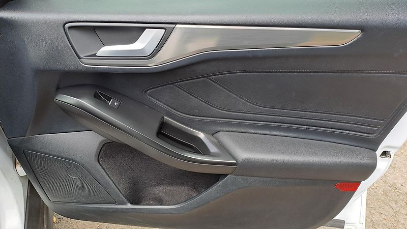 Ford Focus 1.5 EcoBlue Titanium Automat - fotka 8 z 27