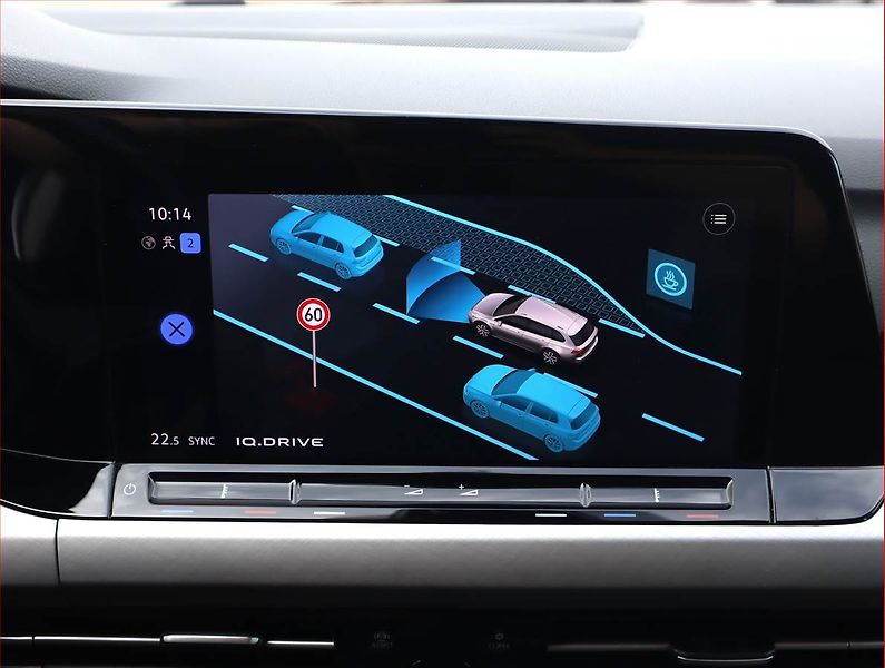 Volkswagen Golf (2021) Life 2.0 TDI, Serv.kniha, Navi - fotka 18 z 23