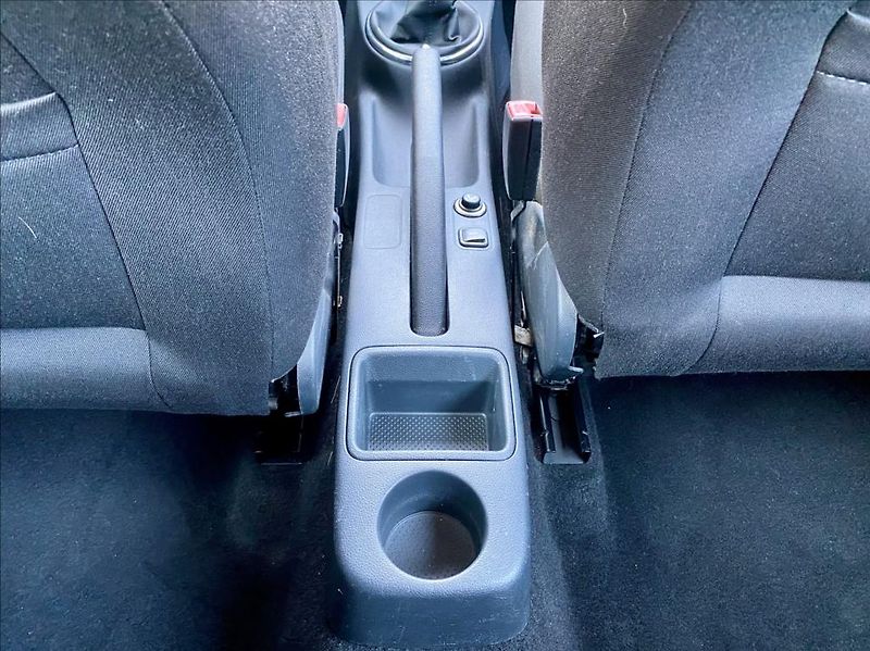 Škoda Fabia 1,6 TDI CR 55kW Active Combi - fotka 32 z 38
