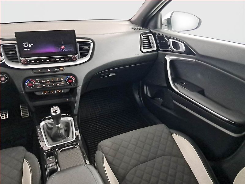 Kia Ceed (2020) GT Line 1.4 T-GDI, Navi - fotka 8 z 17