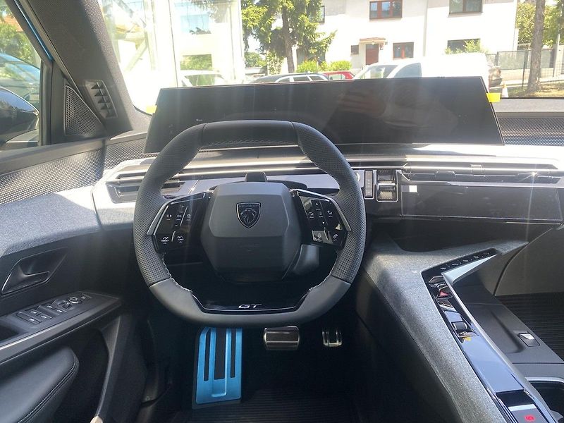 Peugeot 5008 (2026) GT Hybrid 145 e-DCS6 - fotka 12 z 24