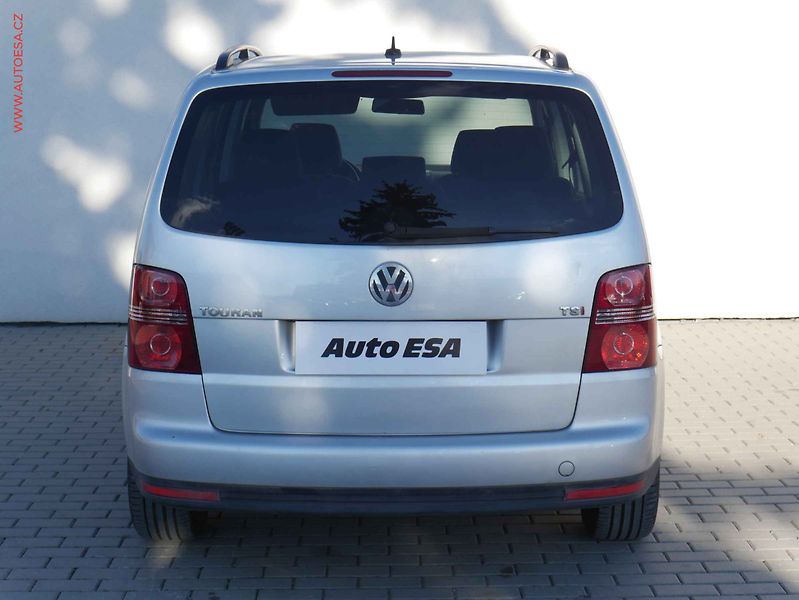 Volkswagen Touran (2009) 1.4TSi, AC, xenon - fotka 5 z 14