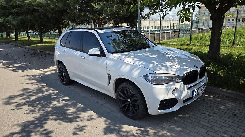 BMW X5 (2017) Prodám BMW X5 xDrive 30d - fotka 12 z 30