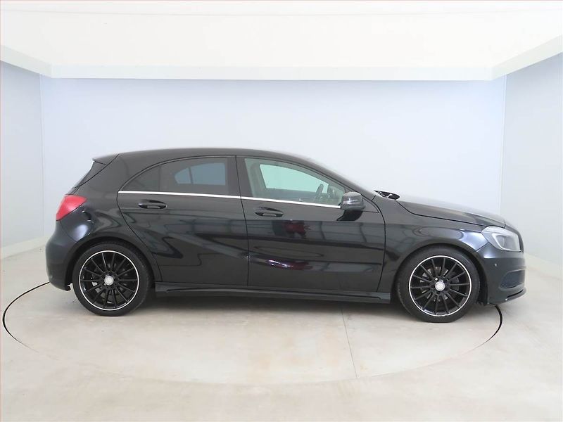 Mercedes-Benz Třídy A (2013) AMG line A 200 CDI, Kůže, Navi - fotka 6 z 16
