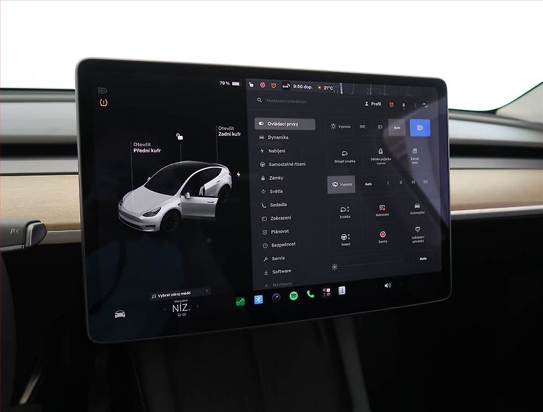 Tesla Model Y (2021) Long Range AWD 75kWh, SoH 91% - fotka 19 z 33