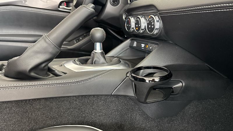 Mazda MX-5 (2026) 1.5 l G132 Homura Soft Top - fotka 19 z 20