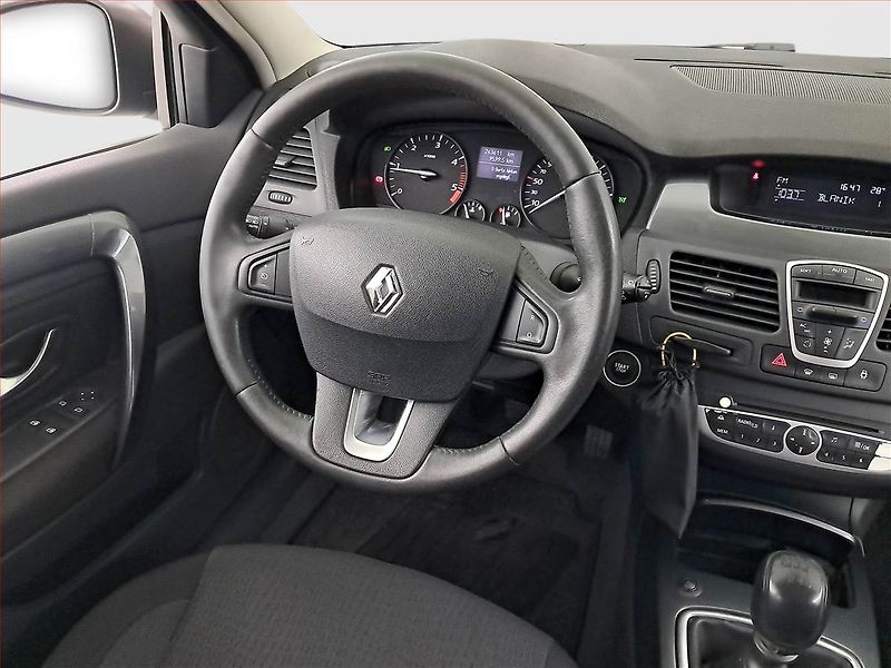 Renault Laguna (2010) 1.5 dCi, po STK, Tažné - fotka 7 z 16