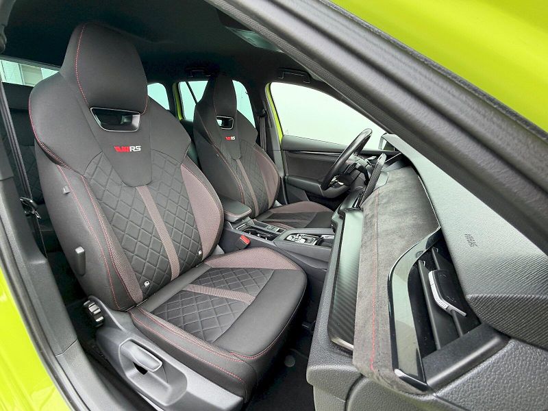 Škoda Octavia (2023) RS 2.0 TSI 180kW - fotka 30 z 35