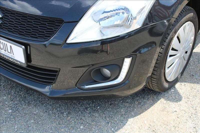 Suzuki Swift 1,2 i  4 x 4, SERVISKA - fotka 27 z 31