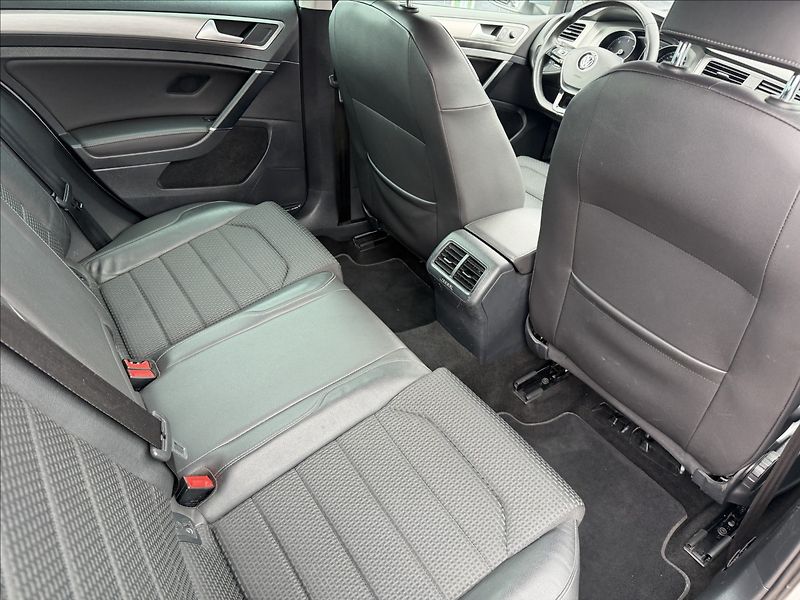 Volkswagen Golf Variant VII 1.6 TDI Comfortline - fotka 21 z 22