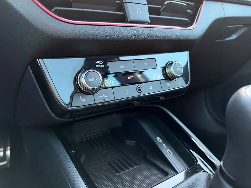 Škoda Kamiq Monte Carlo 1,0 TSI 85 kW 6° M - fotka 14 z 32
