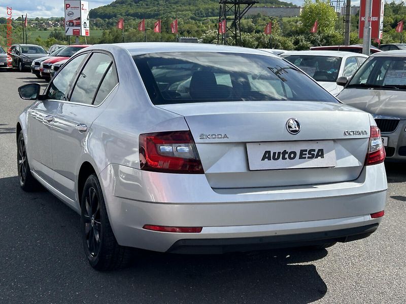 Škoda Octavia (2019) 2.0 TDI, ČR, Style - fotka 5 z 14