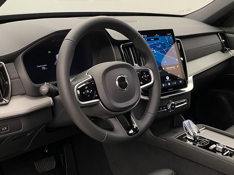Volvo XC90 (2026) B5 AWD AUT BLACK EDITION PLUS  - fotka 4 z 71