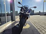 Aprilia Tuono V4 1100 Factory (2026) AKČNÍ CENA - náhled 9