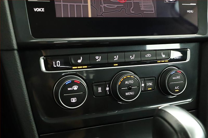 Volkswagen Golf (2020) 2.0 TDI, Automat, Serv.kniha - fotka 11 z 16