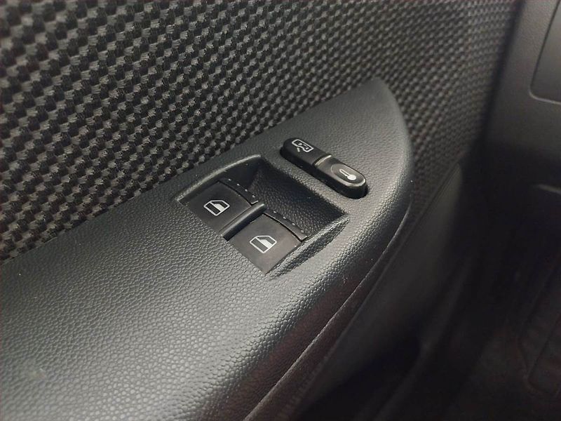 Škoda Fabia (2006) 1.4 16V, Serv.kniha, po STK - fotka 15 z 17