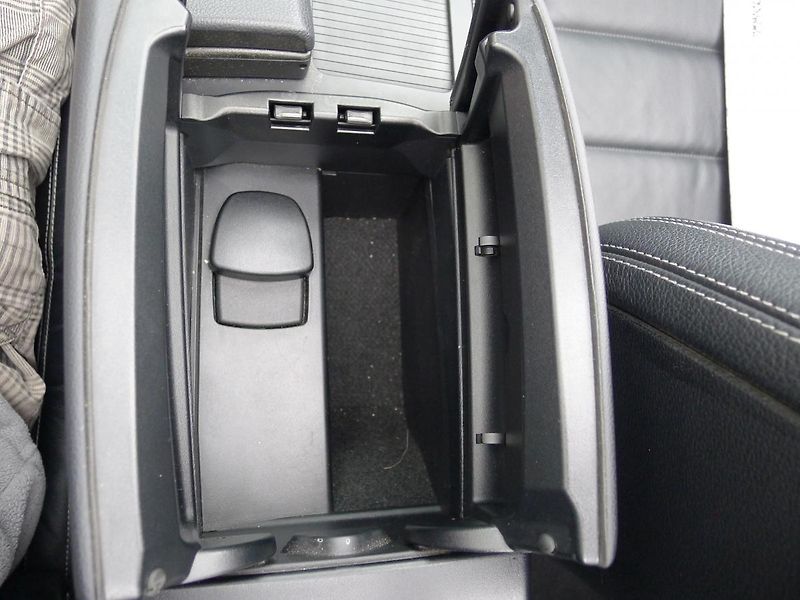 Mercedes-Benz Třídy E E 350 CDI Cabrio - fotka 22 z 30