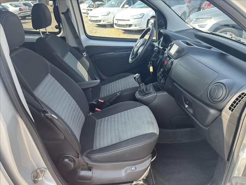 Fiat Qubo 1,3 MultiJet  TREKKING - fotka 16 z 22