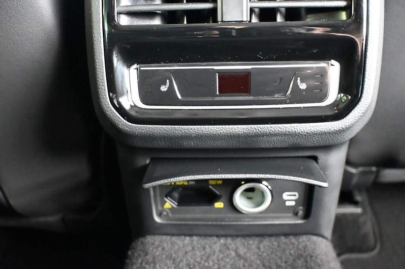 Volkswagen Passat (2023) 2.0 ELEGANCE LED MATRIX DSG AC - fotka 23 z 32