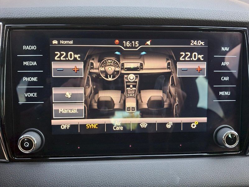Škoda Karoq (2018) Style DSG 4x4 2,0TDi 110kW - fotka 22 z 38