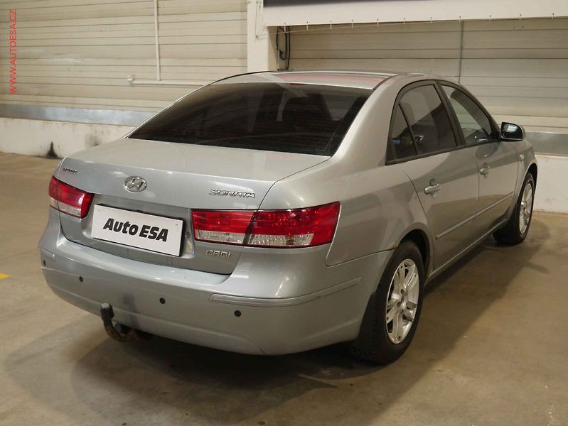 Hyundai Sonata (2010) 2.0 CRDi, ČR, AC, TZ, tempo - fotka 6 z 16