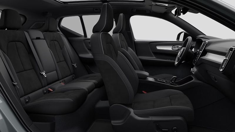 Volvo XC40 (2026) B3 AUT DARK PLUS - fotka 4 z 17