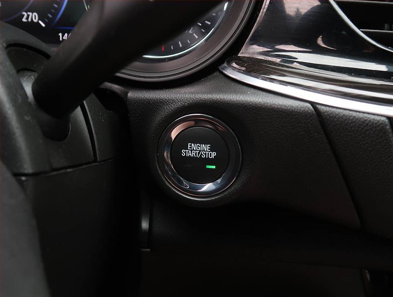 Opel Insignia (2021) 2.0 Turbo GSi, 4x4,Automat - fotka 19 z 27