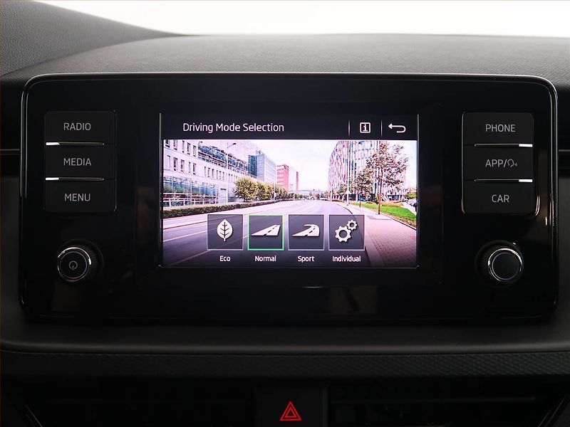 Škoda Scala (2024) Fresh 1.5 TSI, ČR,1.maj - fotka 21 z 24
