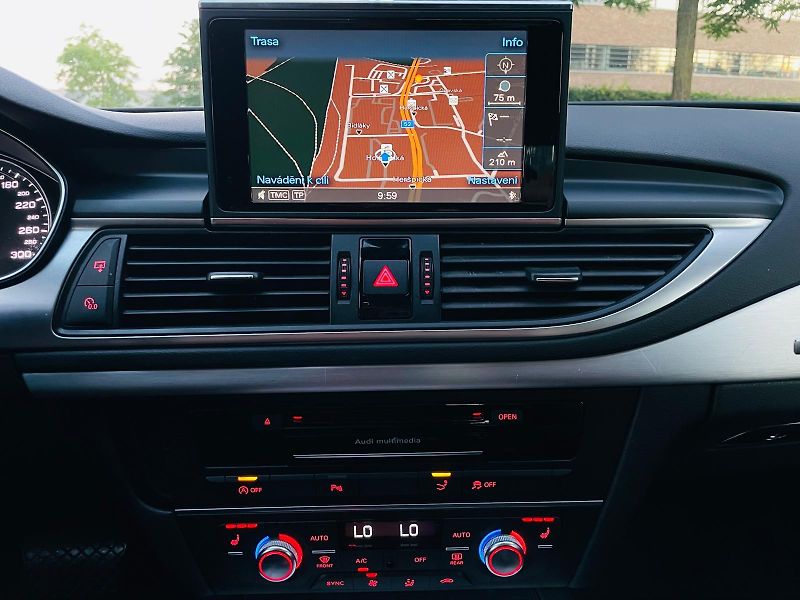 Audi A7 3.0TDI AUT 4x4 KAMERA TAŽNÉ - fotka 35 z 50