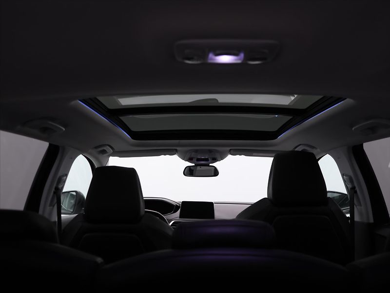 Peugeot 5008 1,2 PT 96kW Allure PANO 7-míst - fotka 18 z 33
