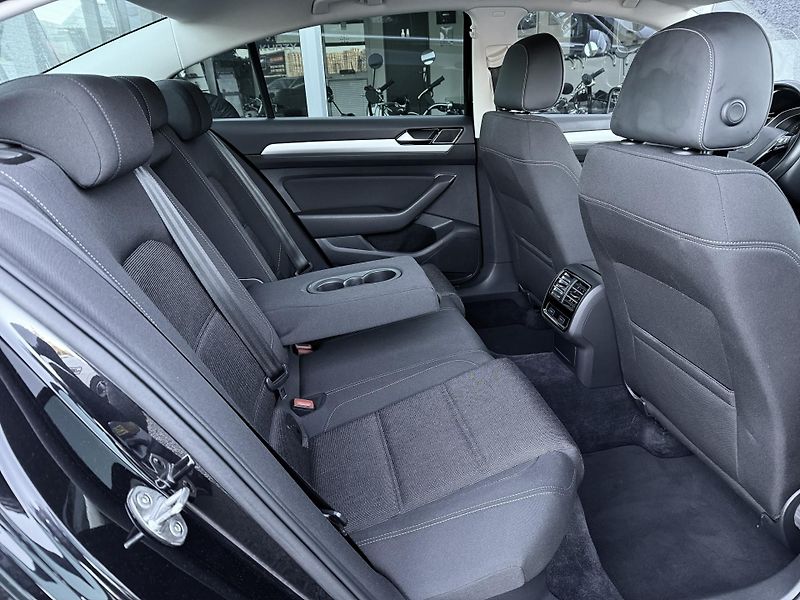 Volkswagen Passat 1,4 TSI Comfortline Navi - fotka 20 z 45