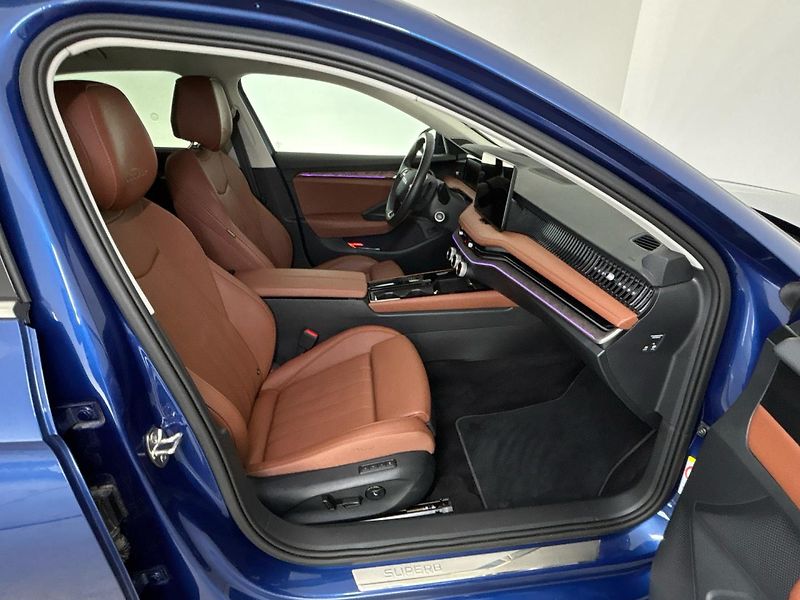 Škoda Superb Laurin & Klement - fotka 9 z 30