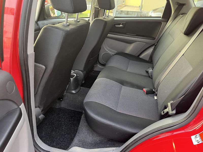 Suzuki SX4 (2007) PĚKNÝ STAV i CENA - fotka 18 z 30