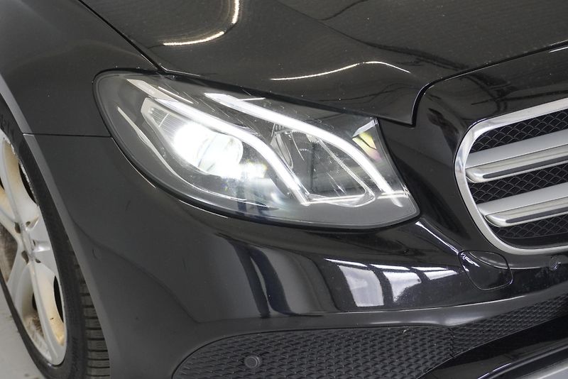 Mercedes-Benz Třídy E 3,0D V6 AUTOMAT - fotka 10 z 27