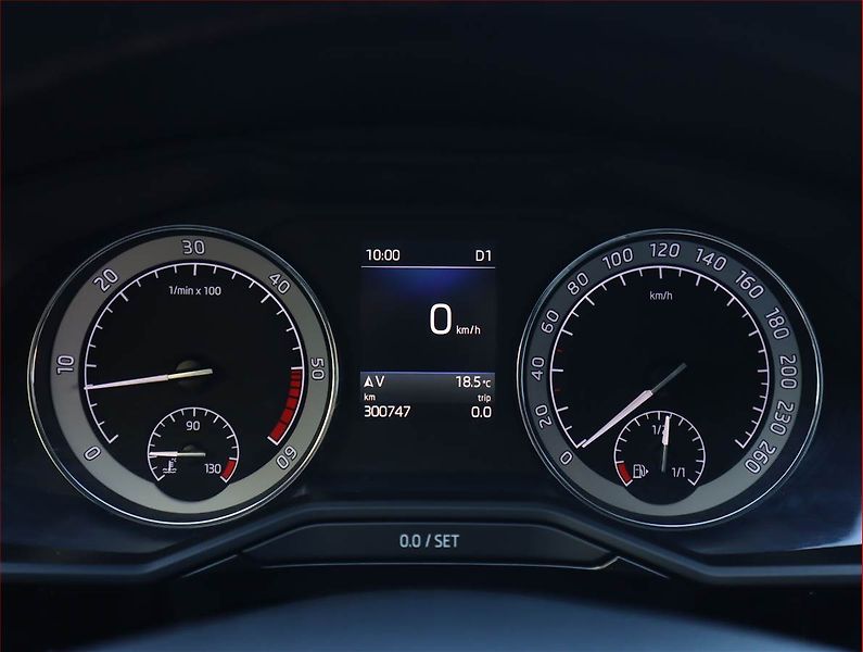 Škoda Superb (2017) 2.0 TDI, Automat, Kůže, Navi - fotka 11 z 24