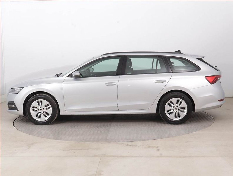 Škoda Octavia (2023) Ambition 2.0 TDI, ČR,1.maj - fotka 3 z 15