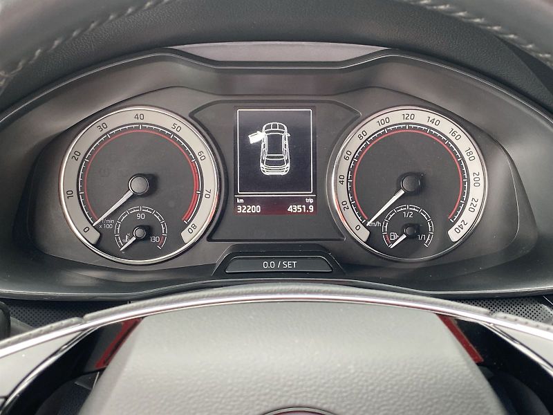 Škoda Kamiq (2022) 1.0 TSI Monte Carlo - fotka 6 z 36
