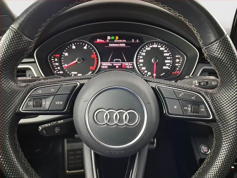 Audi A4 (2022) S-Line 40 TDI - fotka 16 z 19