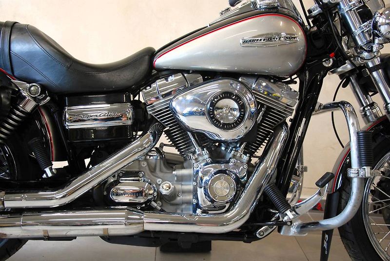 Harley-Davidson FXDC Dyna Super Glide Custom (2009) 2. - fotka 6 z 20