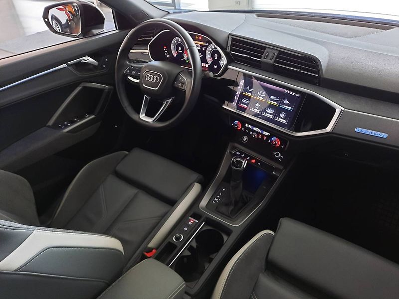 Audi Q3 (2022) 35 TDI quattro (110kW/150k) S - fotka 12 z 24