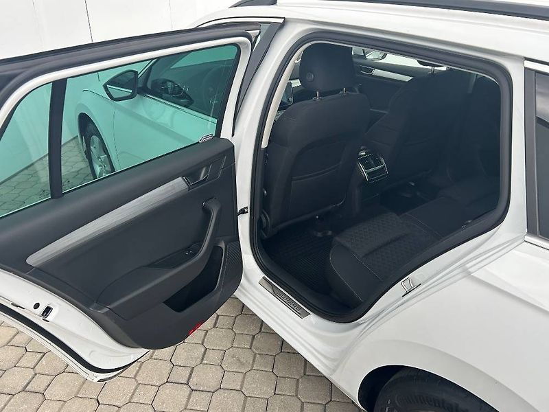 Škoda Superb Ambition 7DSG 2,0TDI - fotka 7 z 24